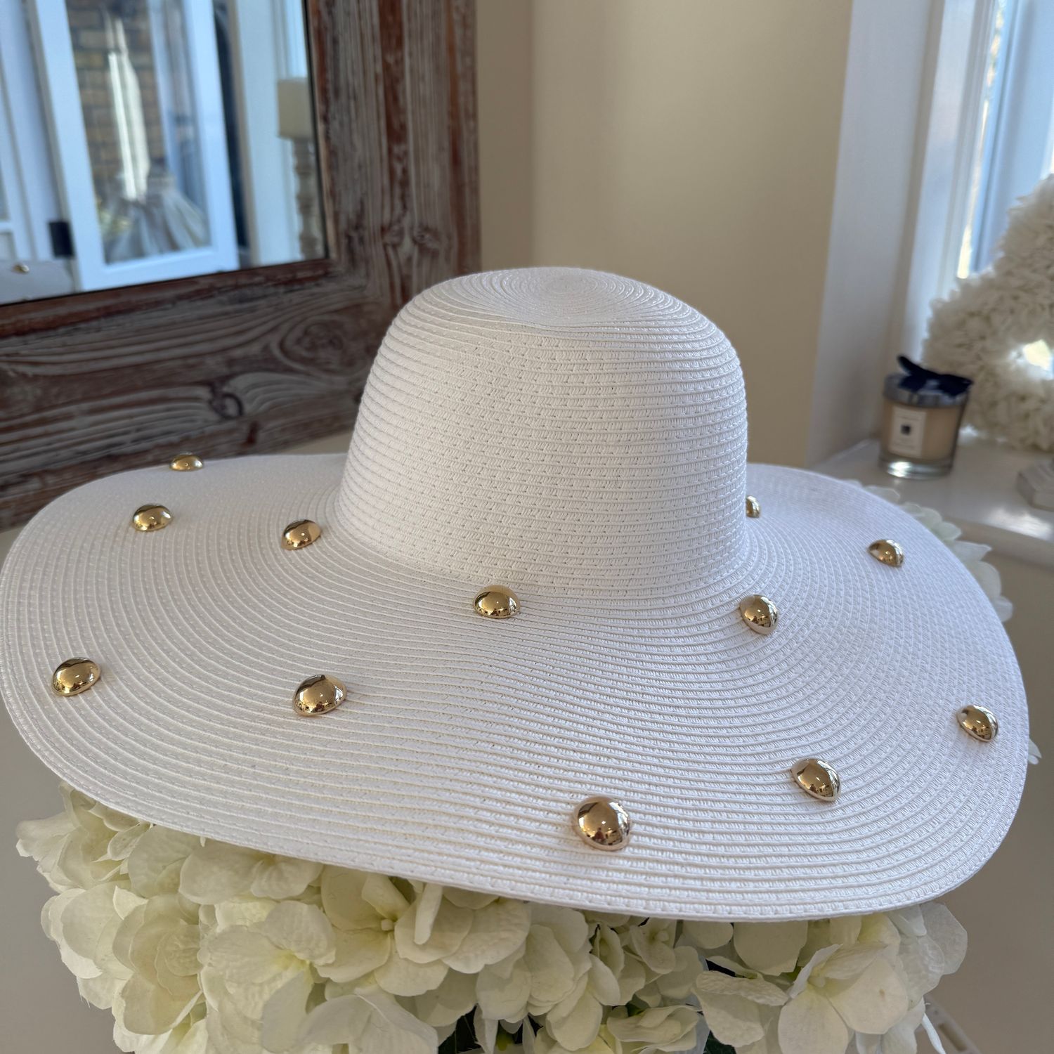 Riviera (white)