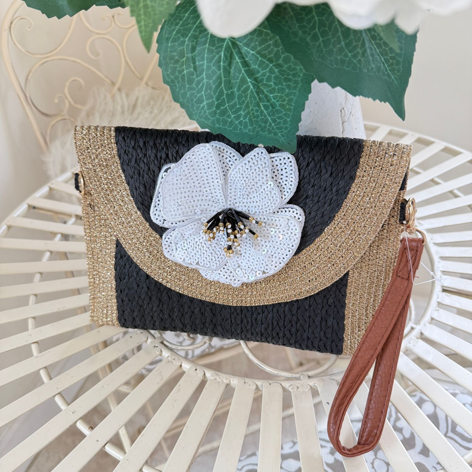 Clutch (sequin flower)