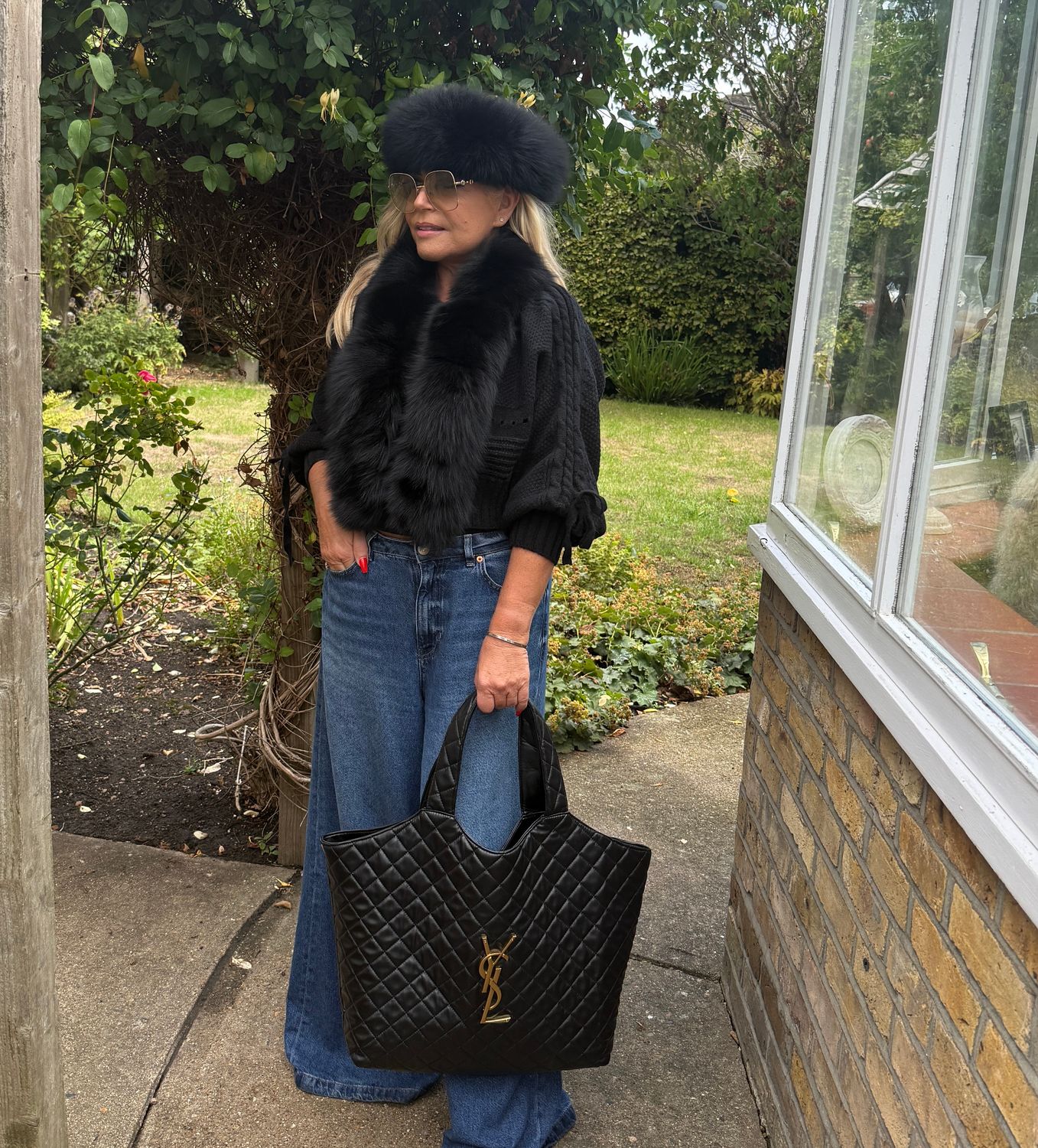 Fox Fur Cardigan (black)