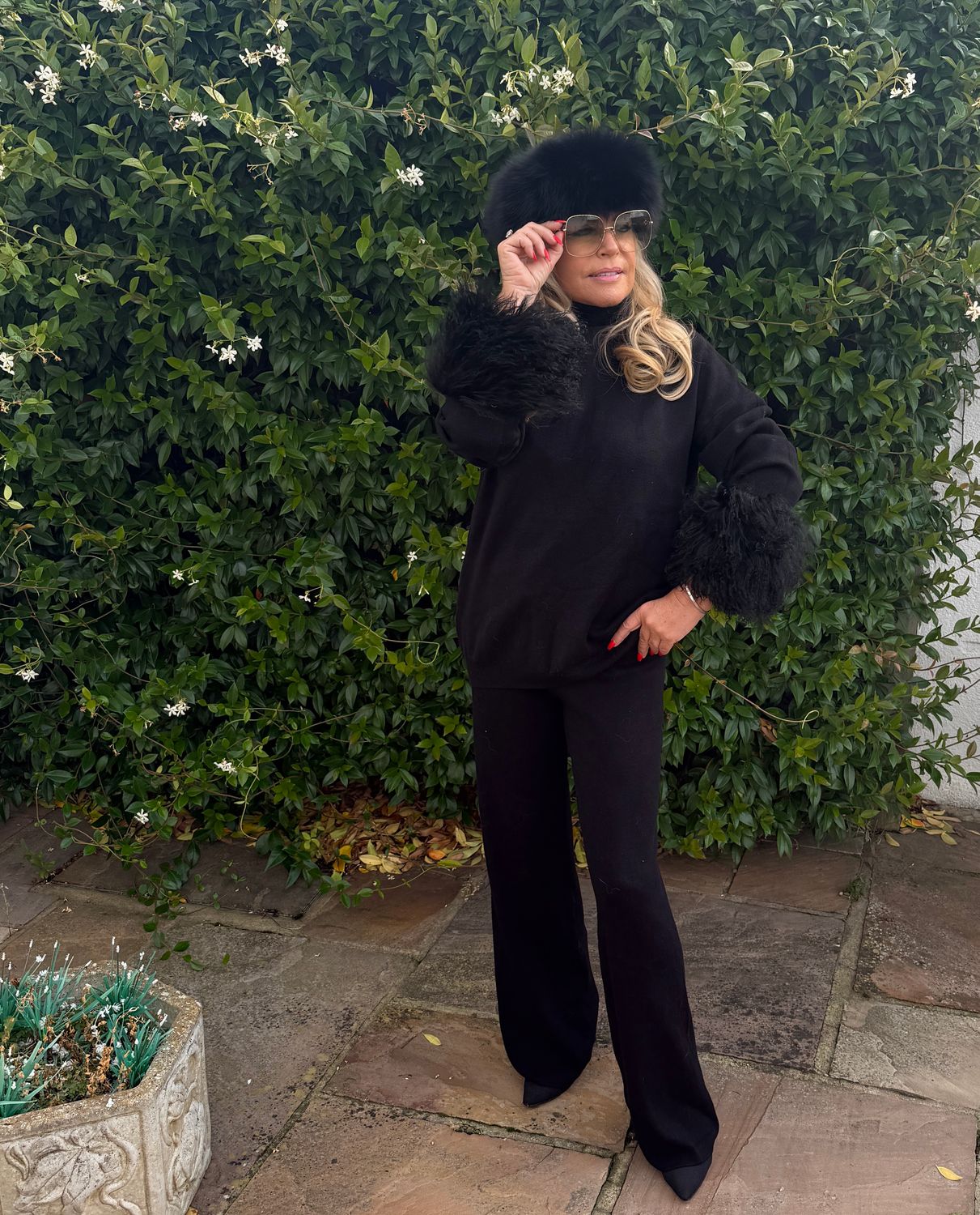 Mongolian Fur Lounge Set (black)