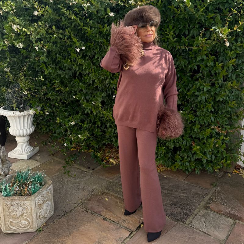 Mongolian Fur Lounge Set (brown)