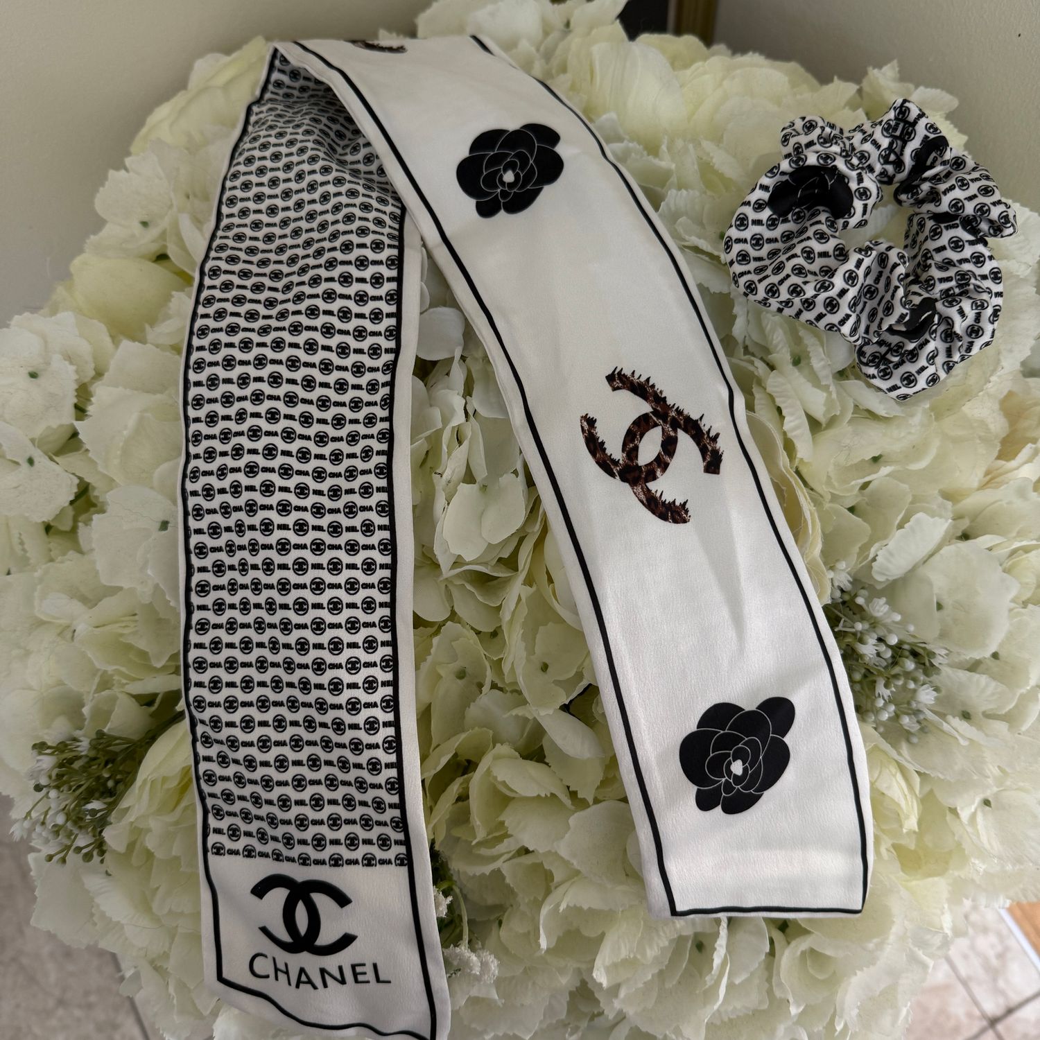 Elegant Neck / Head scarf