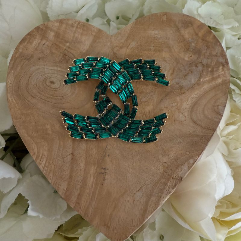 CC Brooch (emerald )