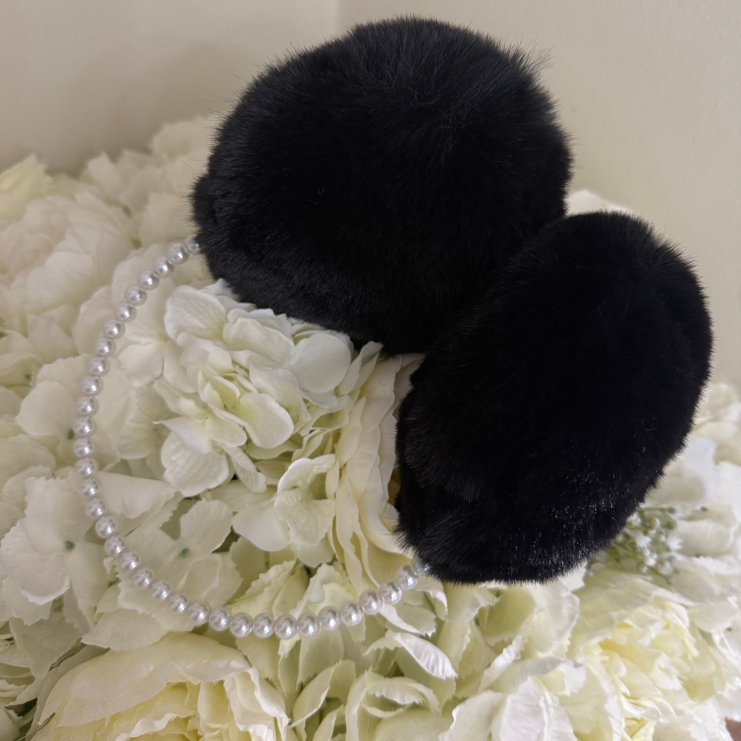 Pearl Ear Muff ( black )