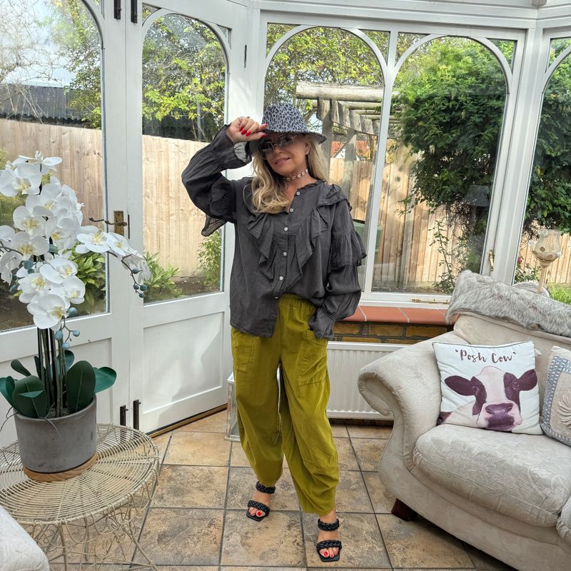 Frill Blouse ( dark grey)