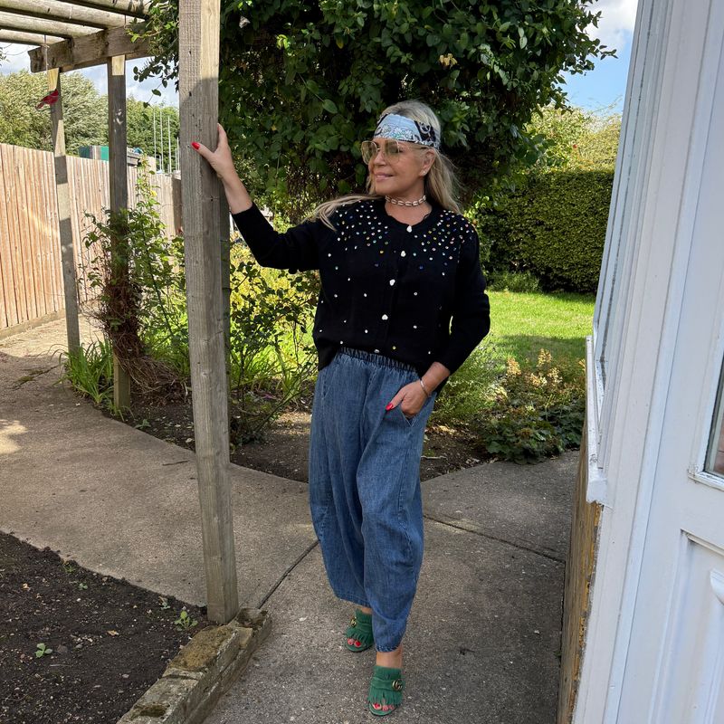 Rhinestone Cardi (black)