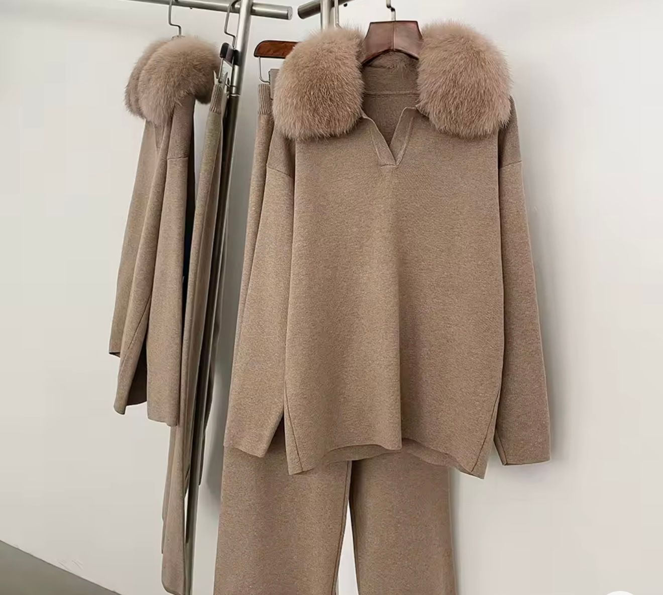 Fox Fur Collar Lounge Suit (camel)