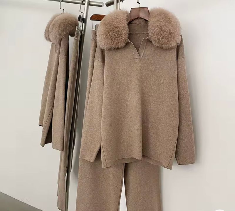 Fox Fur Collar Lounge Suit (camel)