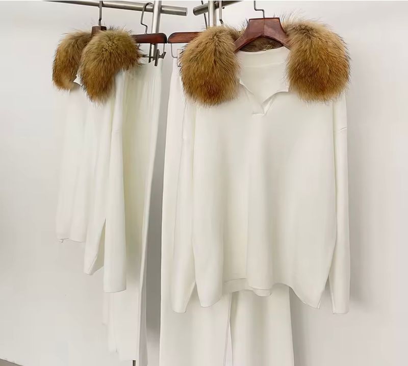 Raccoon Fur Collar Lounge Suit (winter white)
