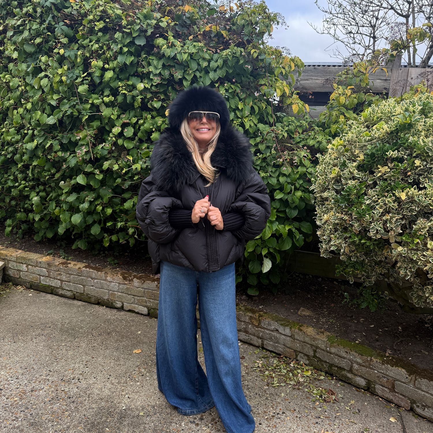 Batwing Duck Down &amp; Raccoon Fur Puffer Jacket (black)