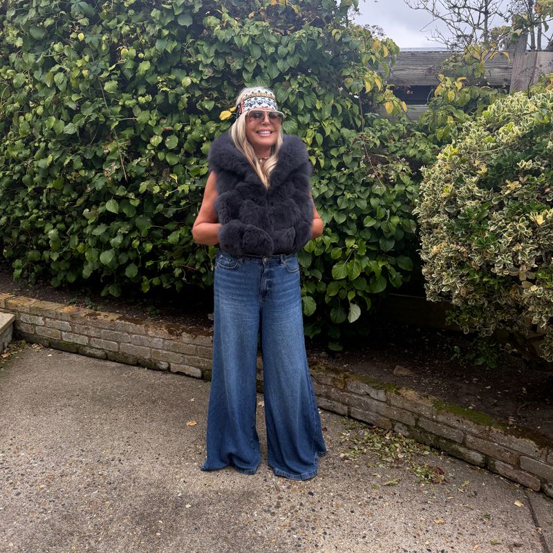 Fox Fur Hooded Gilet ( dark grey )