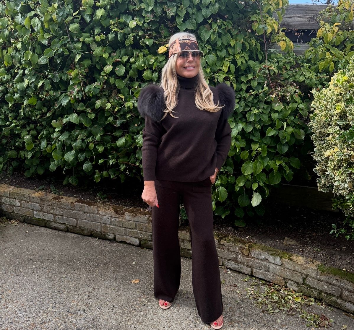 Cashmere &amp; Fox Fur Lounge Suit ( chocolate)