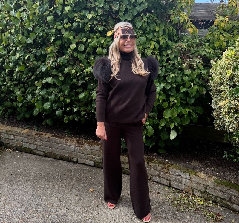 Cashmere &amp; Fox Fur Lounge Suit ( chocolate)