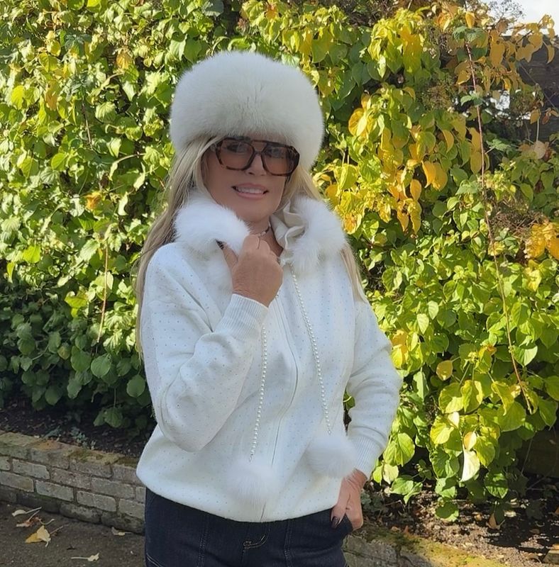 Pom Pom Hooded Cardigan ( winter white)