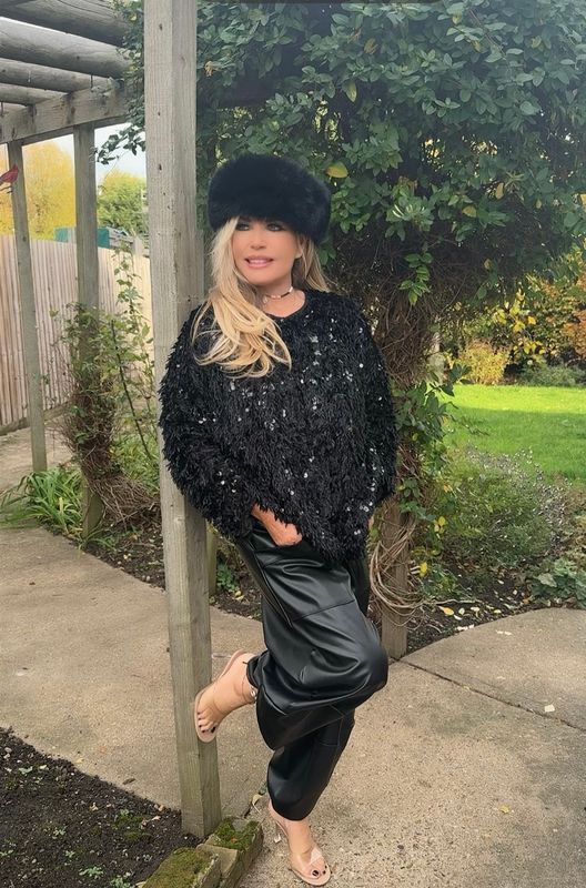 Embellished Sequin Cardigan ( black)