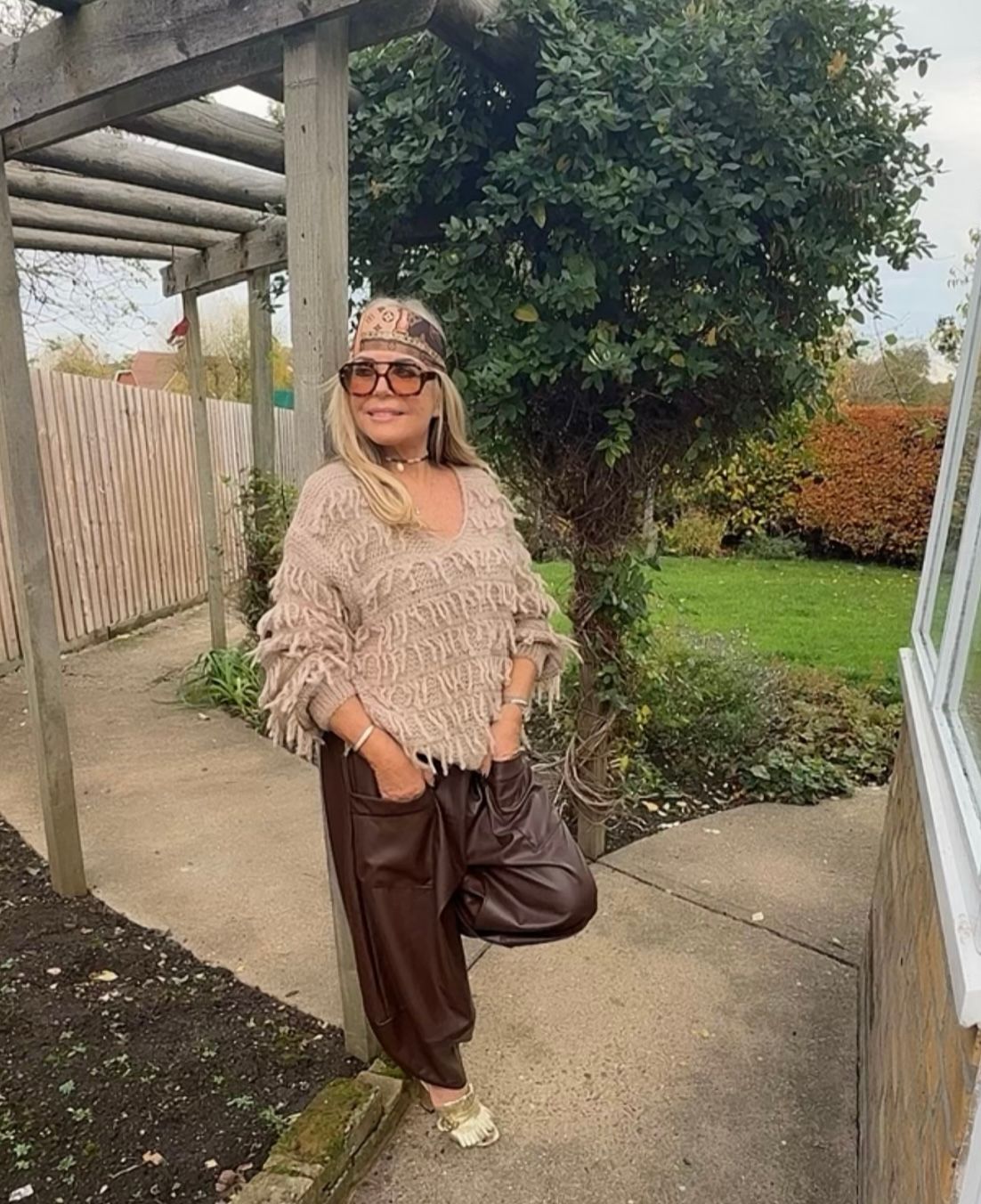 Fringed Knit ( camel)