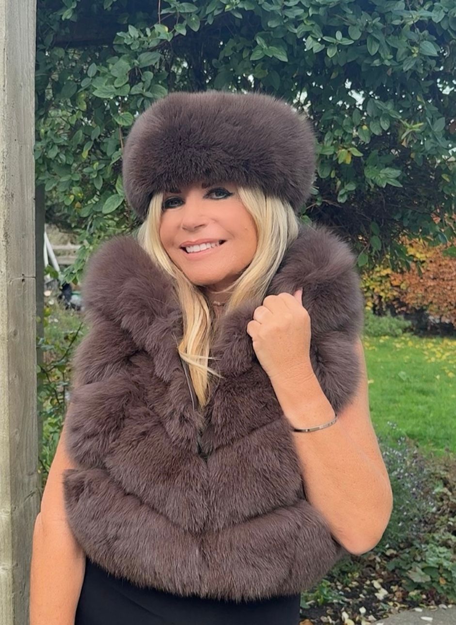 Fox Fur Hooded Gilet ( chocolate )
