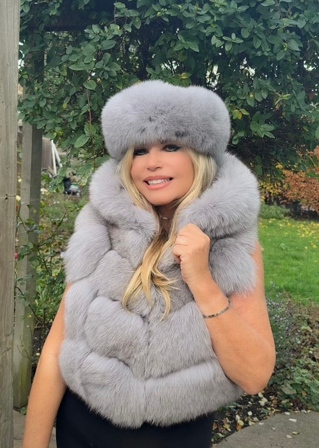 Fox Fur Hooded Gilet ( grey )