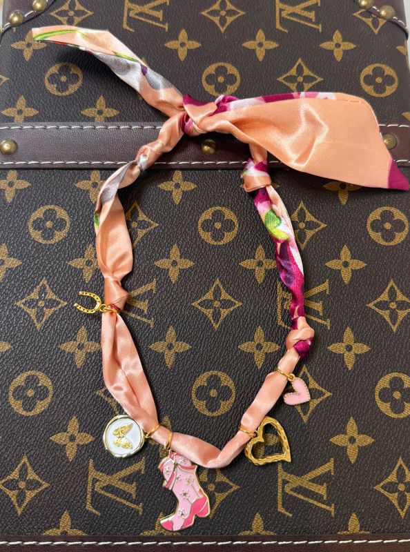 Tie Neck Necklace ( nude )