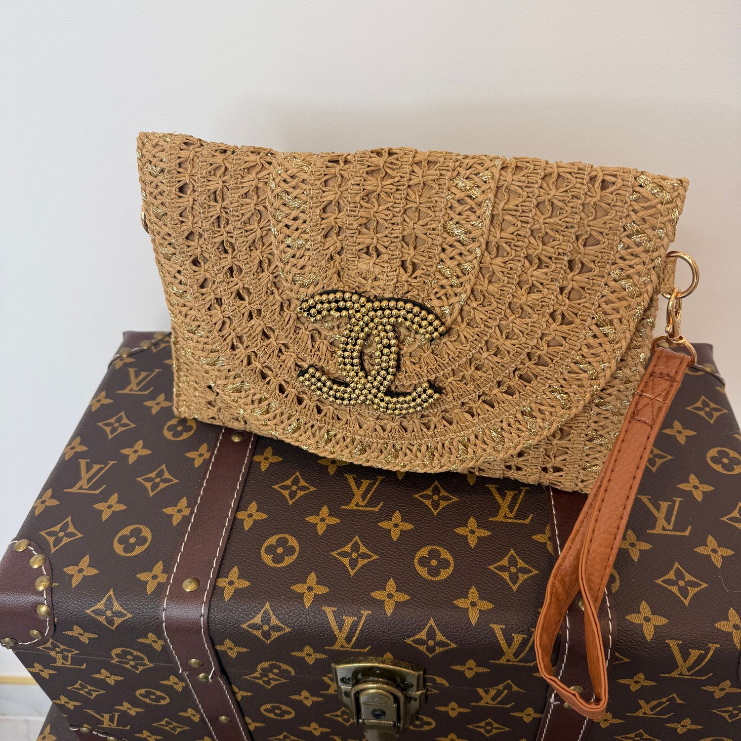 C Clutch ( tan)