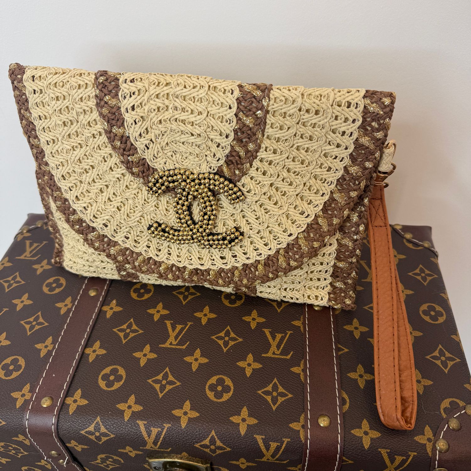 C Clutch ( beige &amp; brown)