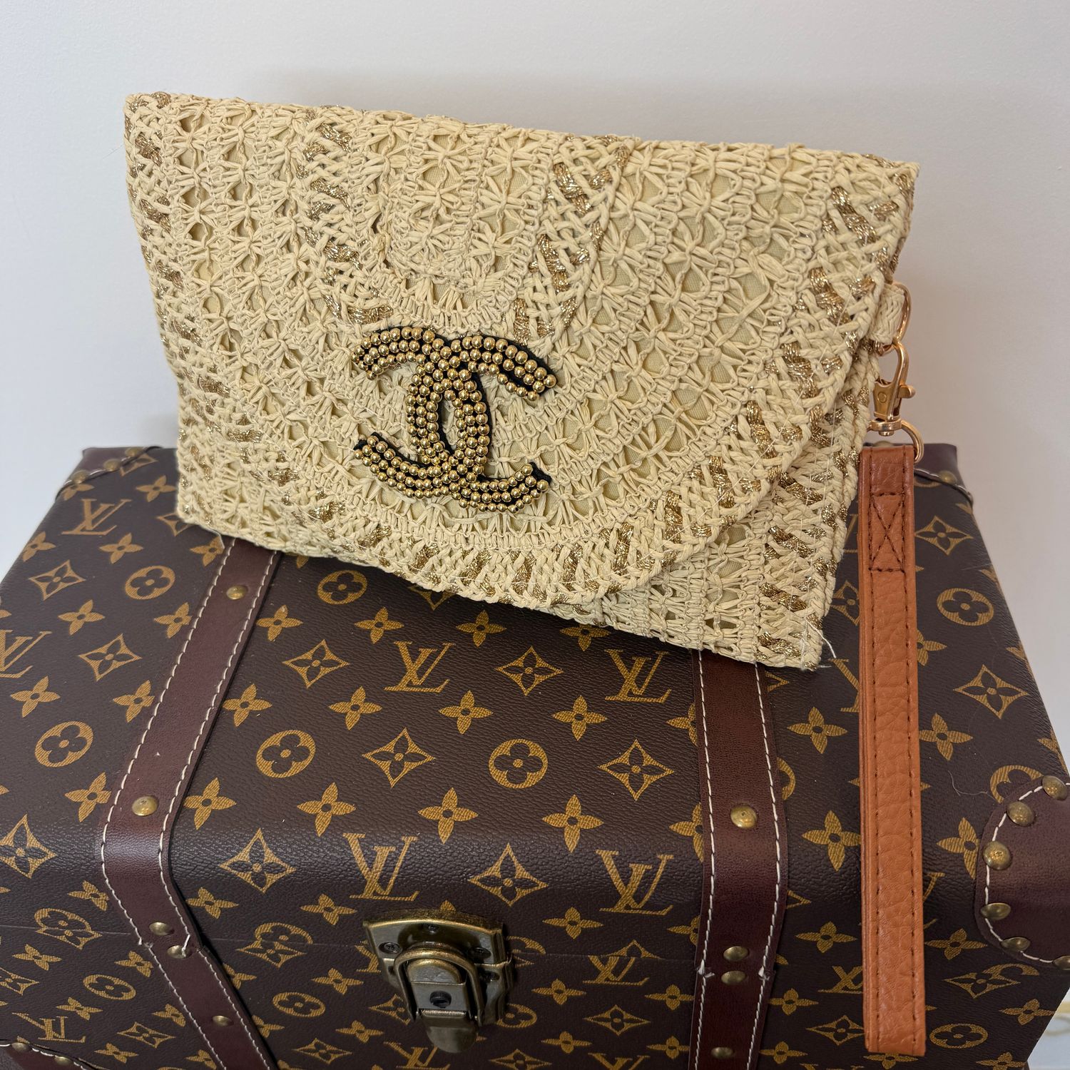C Clutch ( beige)