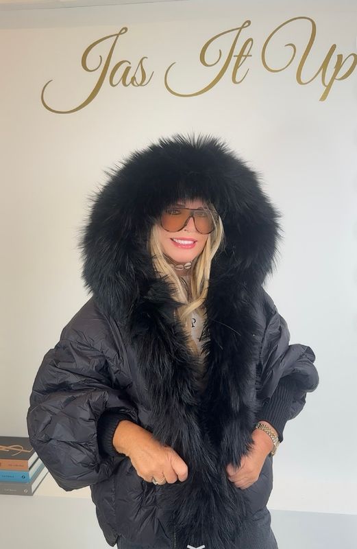 Raccoon Fur Hood &amp; Long Collar Puffer ( black)