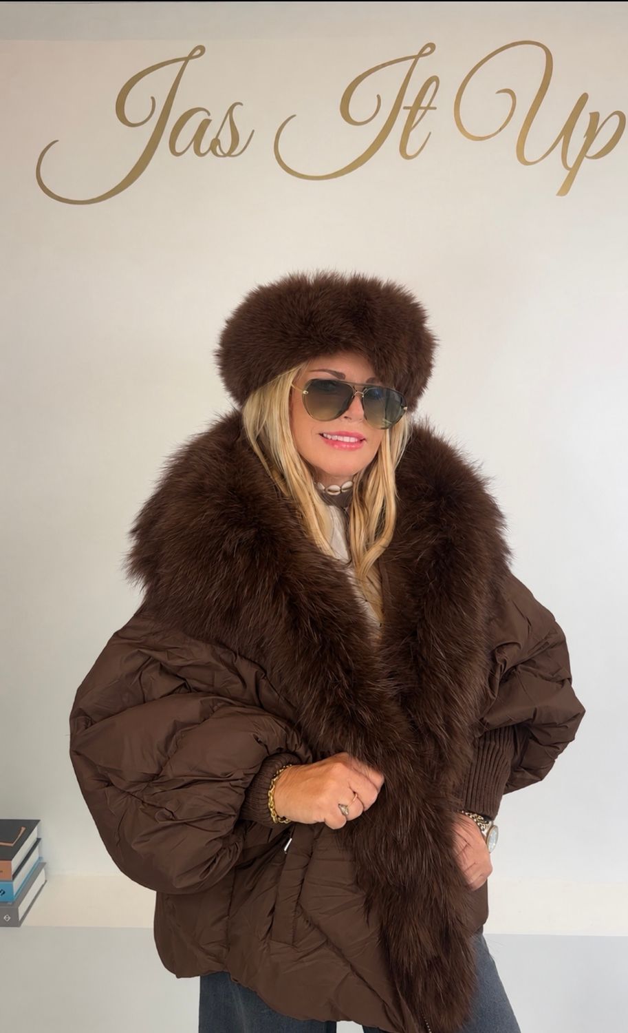 Hooded puffer With Fur (chocolate )