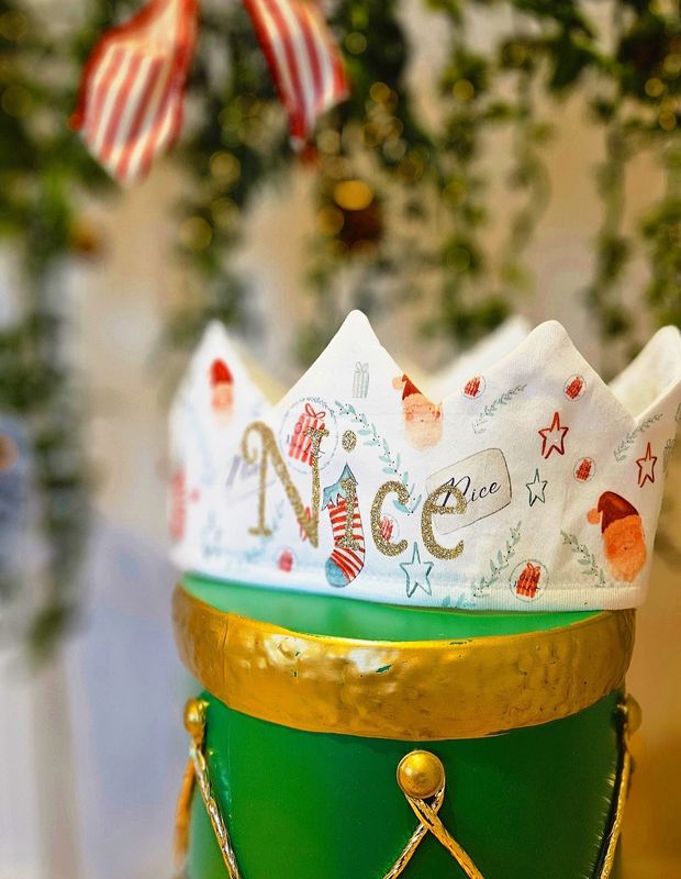 NICE Christmas Crown NICE Christmas Crown