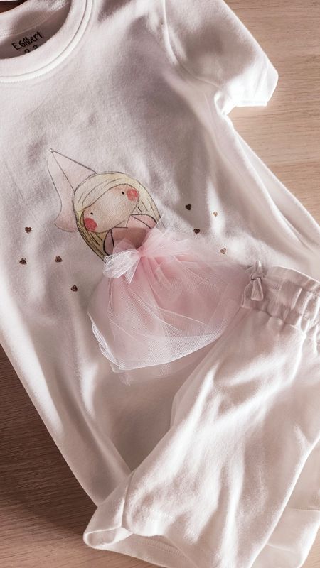 2 to 3 years blonde princess shorts and tshirt set 2 to 3 years blonde princess shorts and tshirt set