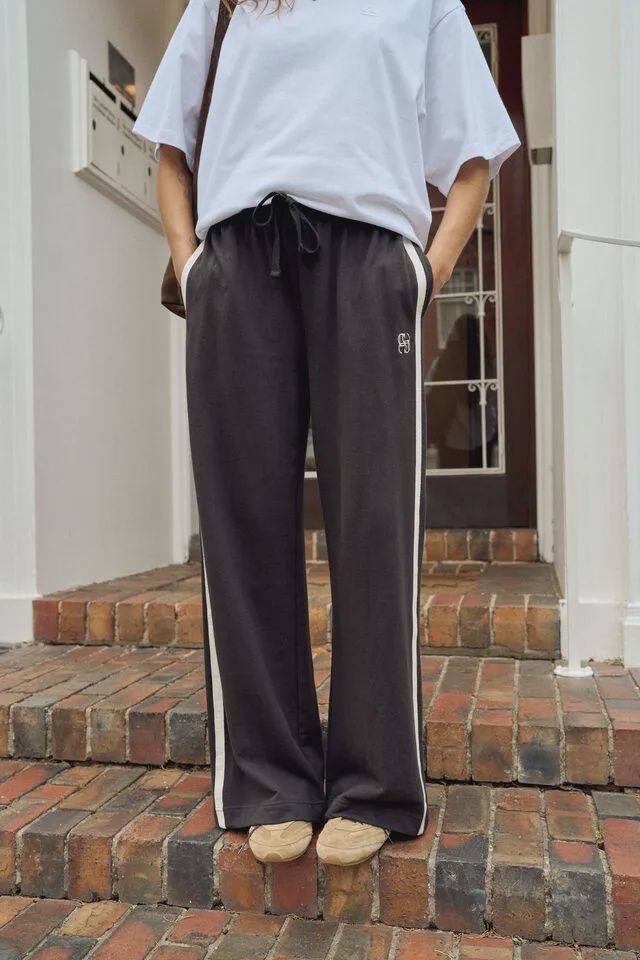 GIGI WIDE LEG TERRY TRACKPANT, Colour: PHANTOM-SIDE STRIPE, Size: XS