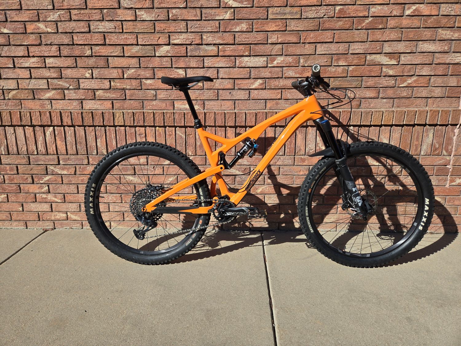 Orange Diamondback Release 5c, LG