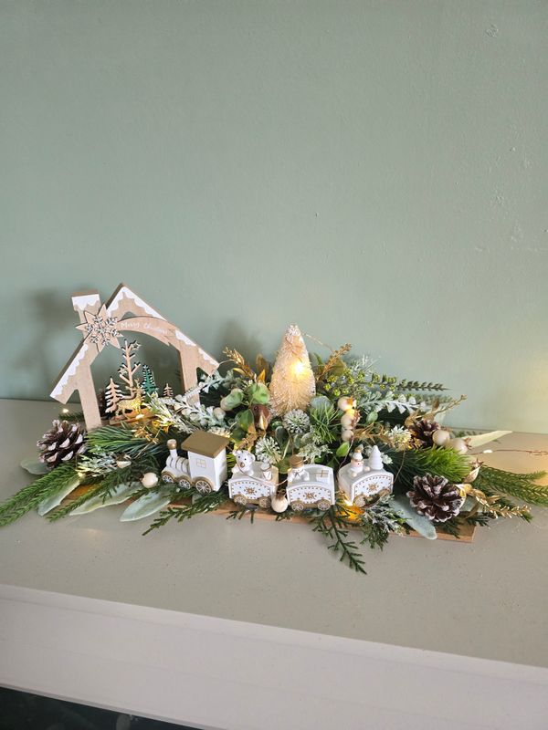 Christmas House & Train Centrepiece