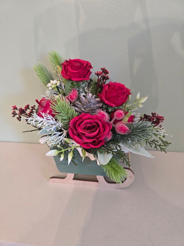 Traditional Red Sleigh Arrangement