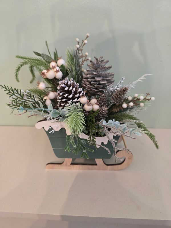 Christmas Woodland Sleigh Arrangement