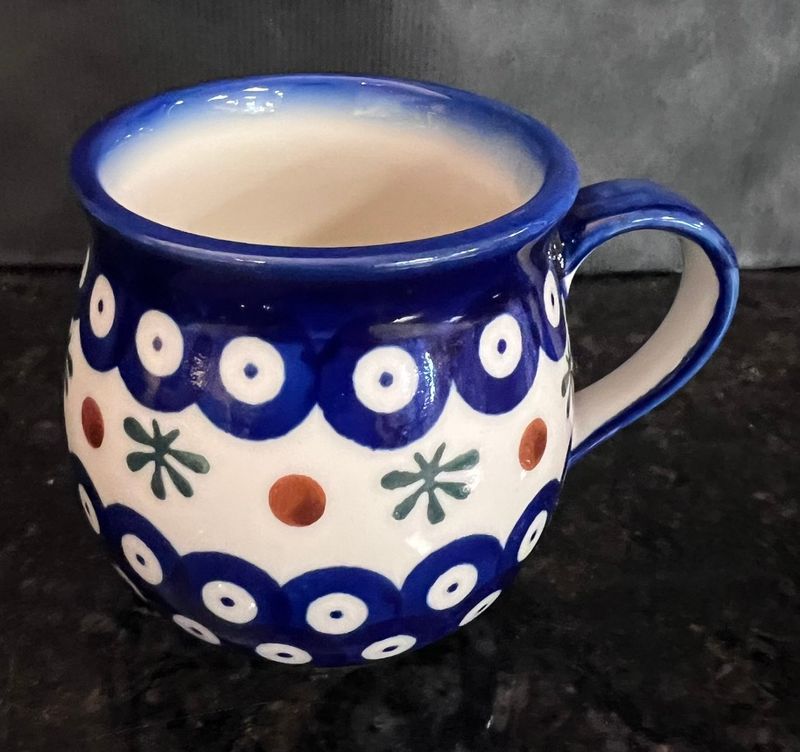 small belly mug 8oz (mosquito)