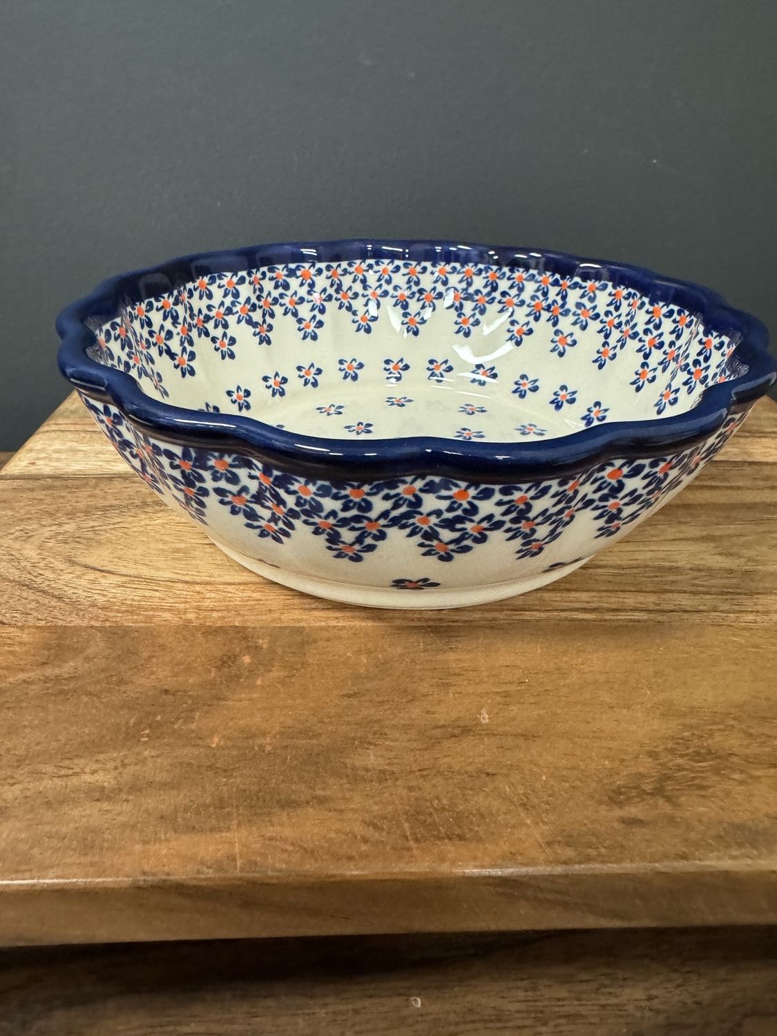 6.75" round bowl (floral spray)