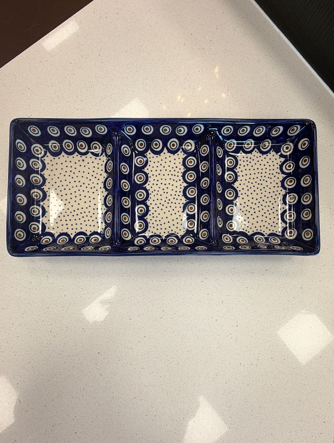 3 section divided dish (peacock dot)