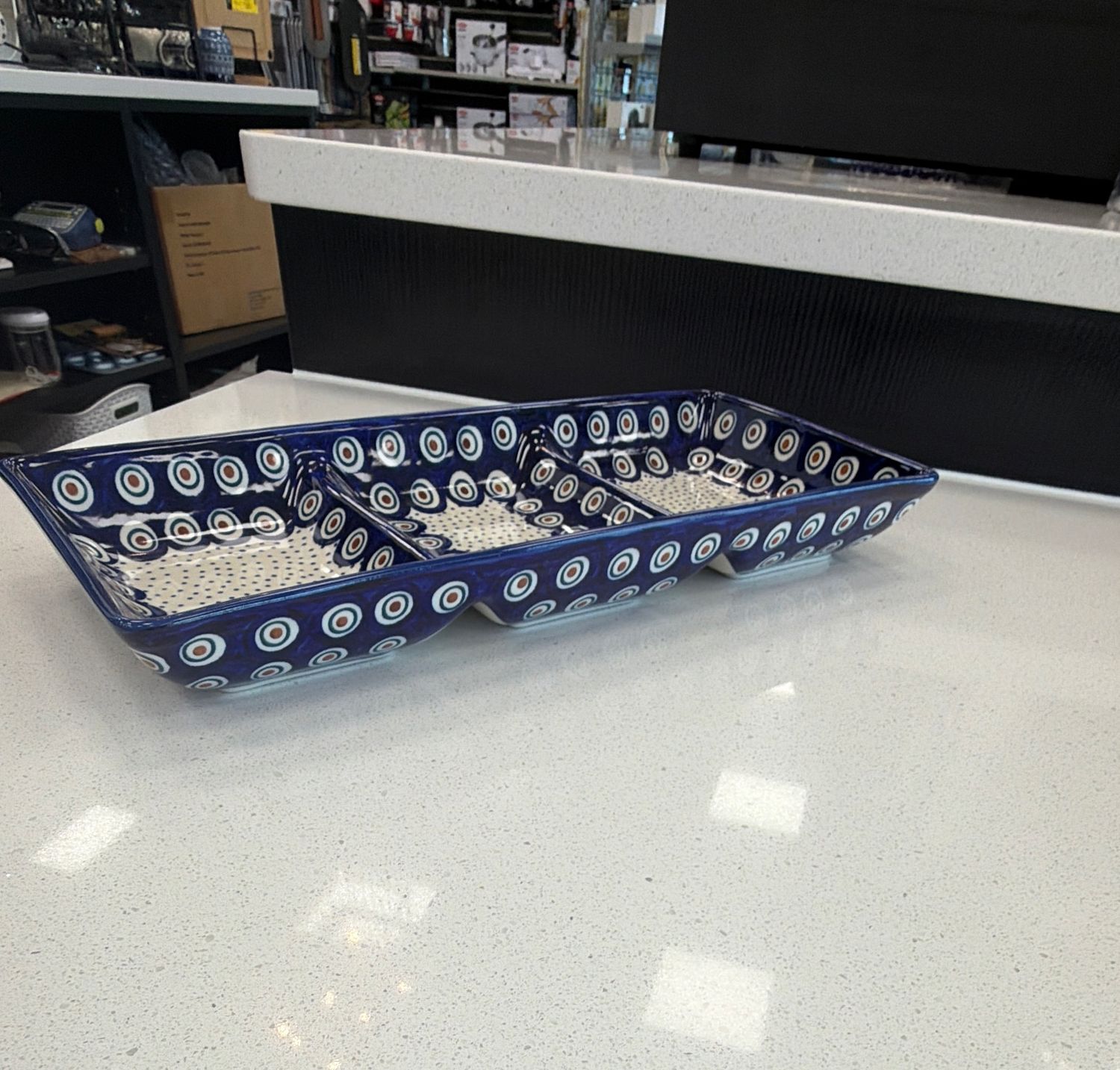 3 section divided dish (peacock dot)