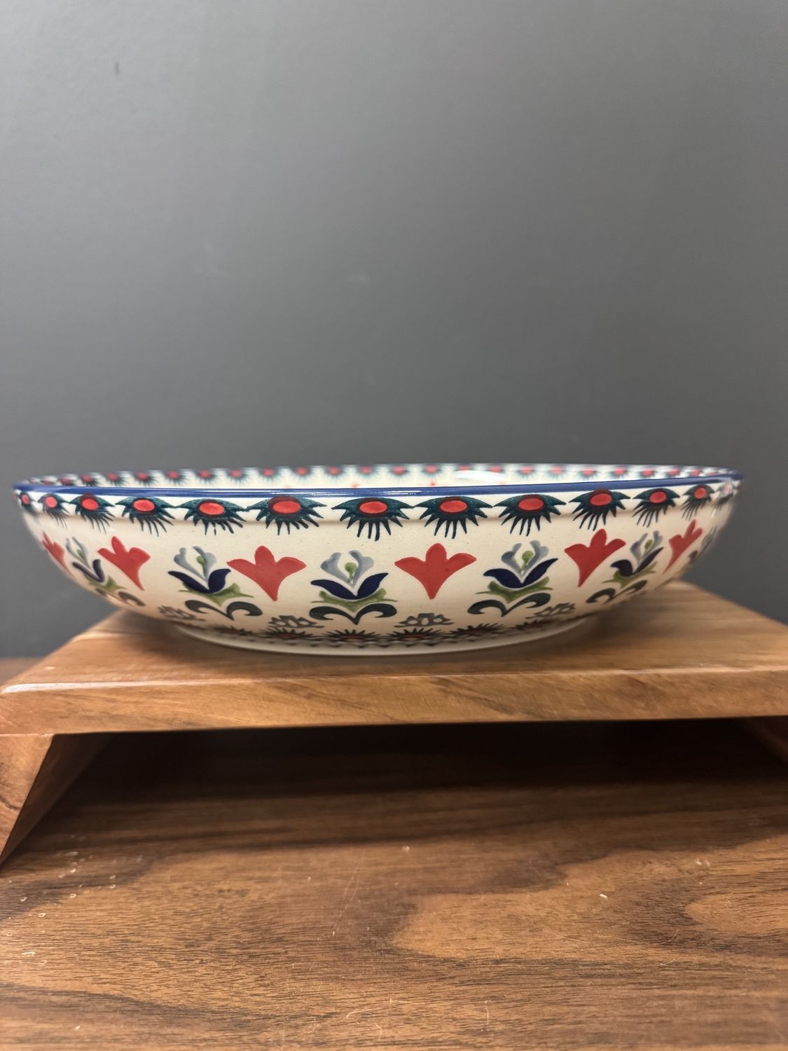 11.75in round shallow salad bowl (scandinavian scarlet)