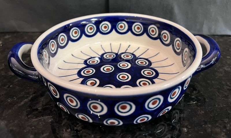 small round casserole (peacock in line)