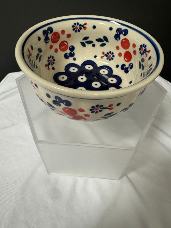 4.5in round bowl "Berry Dot"