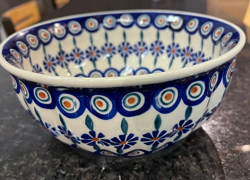 7.75" round bowl (floral peacock)