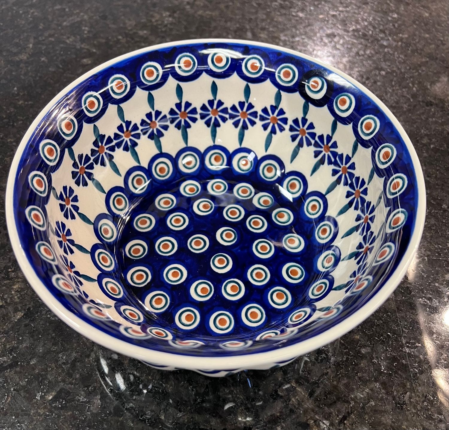 7.75" round bowl (floral peacock)