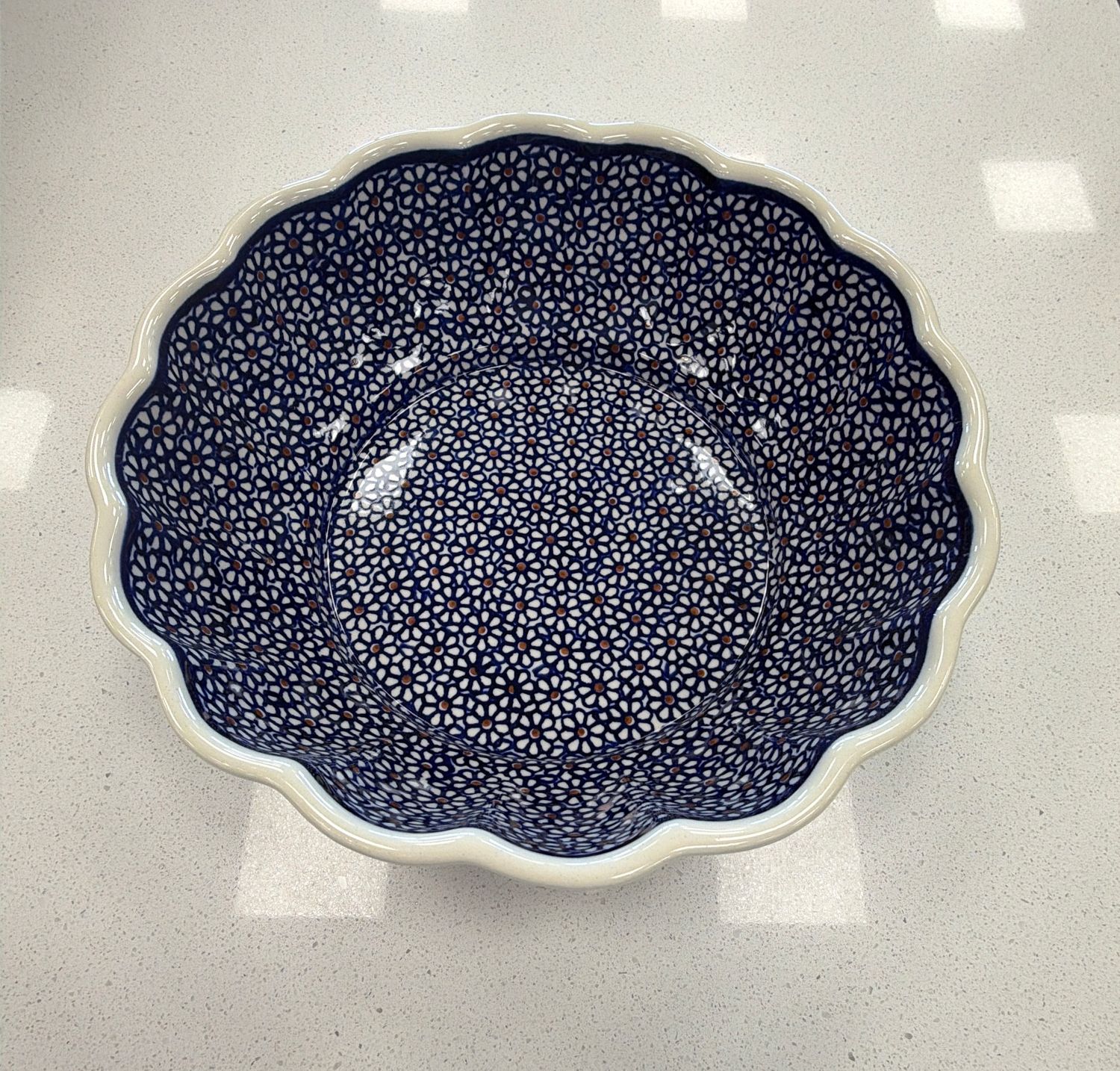 9.5" deep scalloped bowl (ditsy daisies)