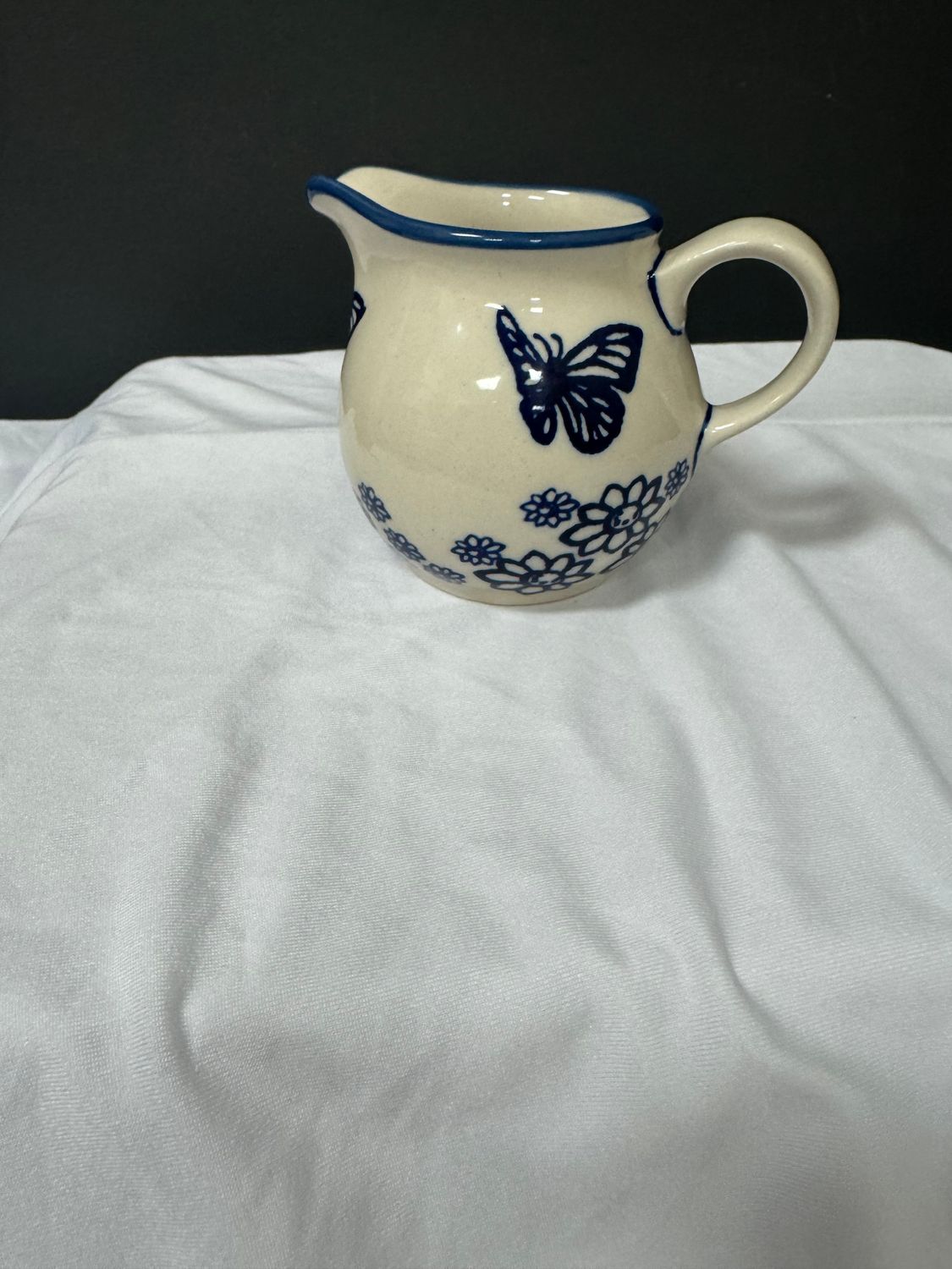 6.5 oz Creamer (Butterfly Garden)