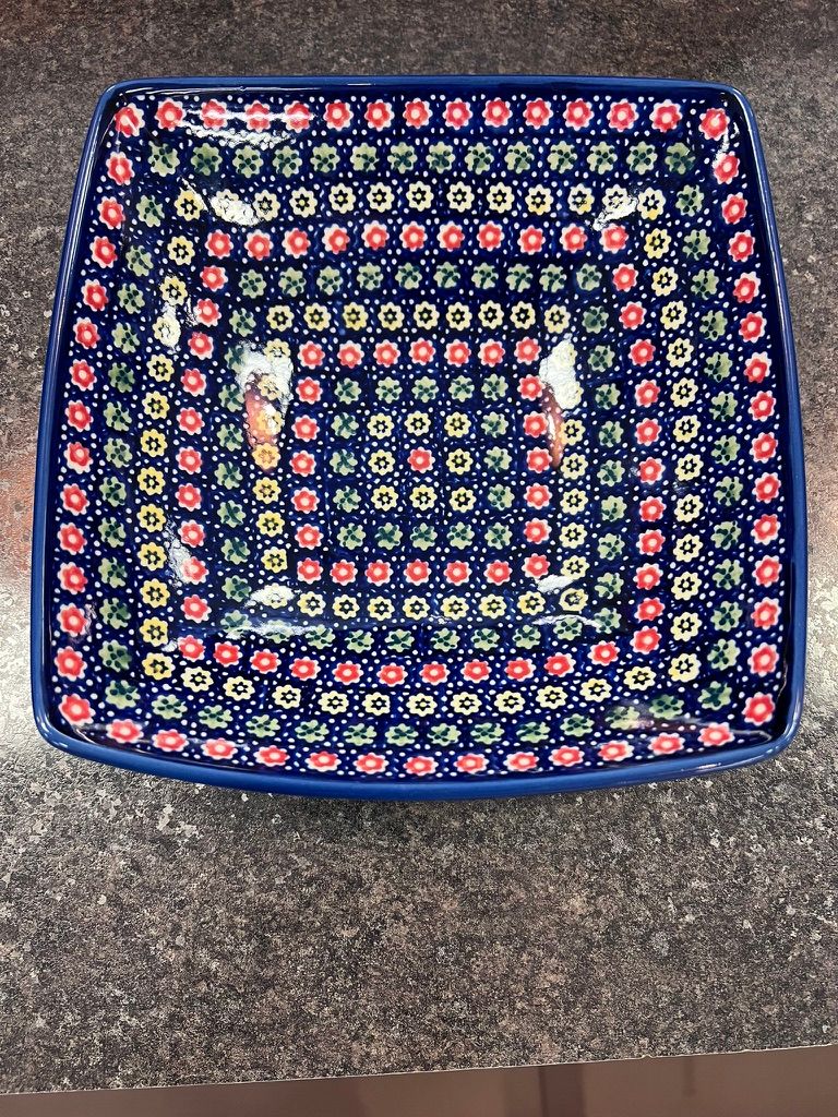 7.75" med square nut bowl (rings of flowers)