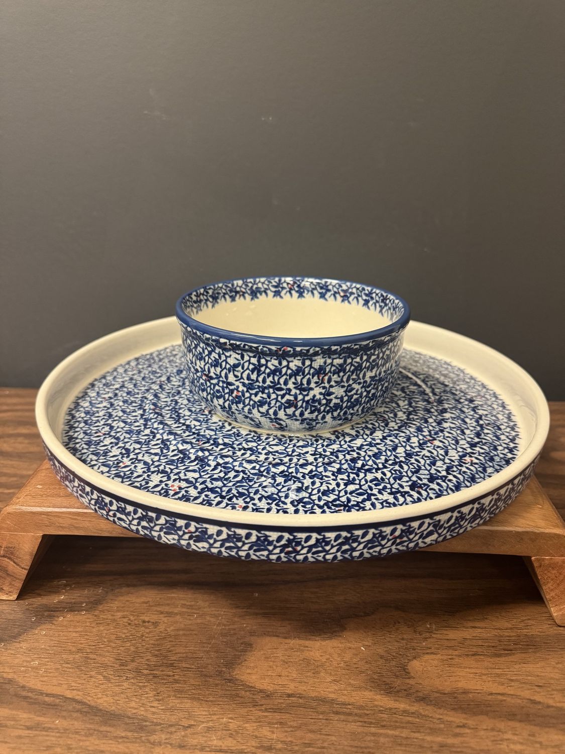 12.75in round chip&amp;dip platter (twilight berries)