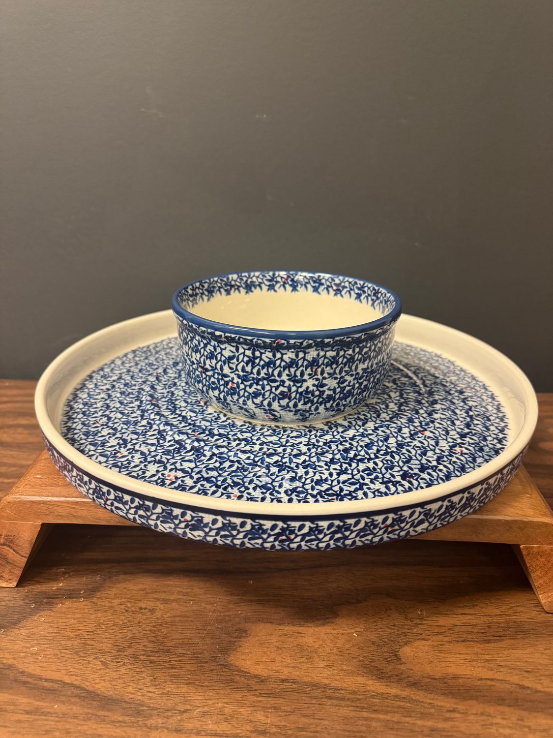 12.75in round chip&amp;dip platter (twilight berries)