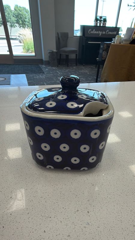 3.5in square sugar bowl (dot to dot)